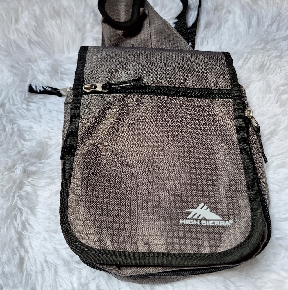 HIGH Sierra sling bag